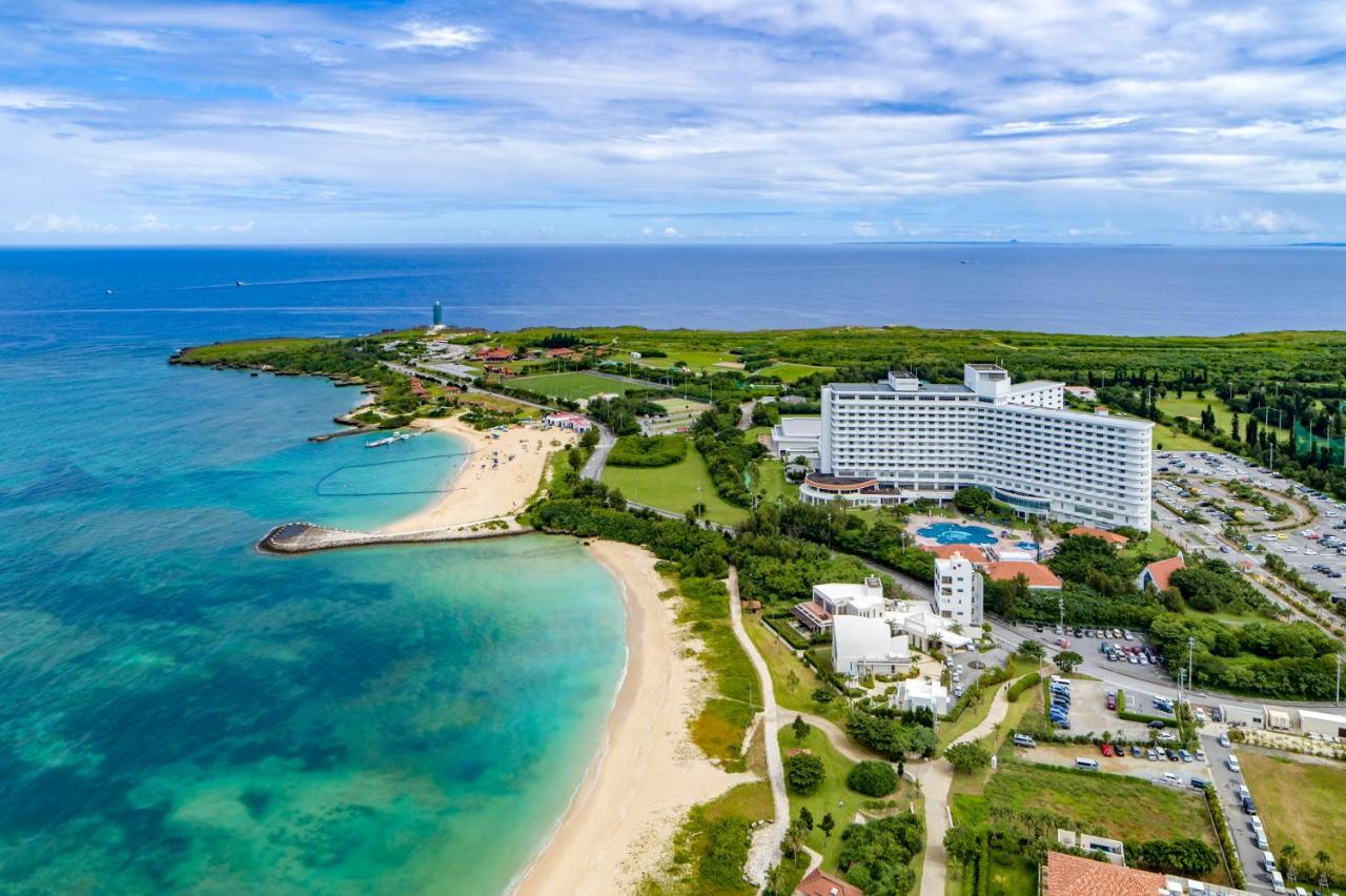 Royal Hotel Okinawa Zanpamisaki يوميتان المظهر الخارجي الصورة