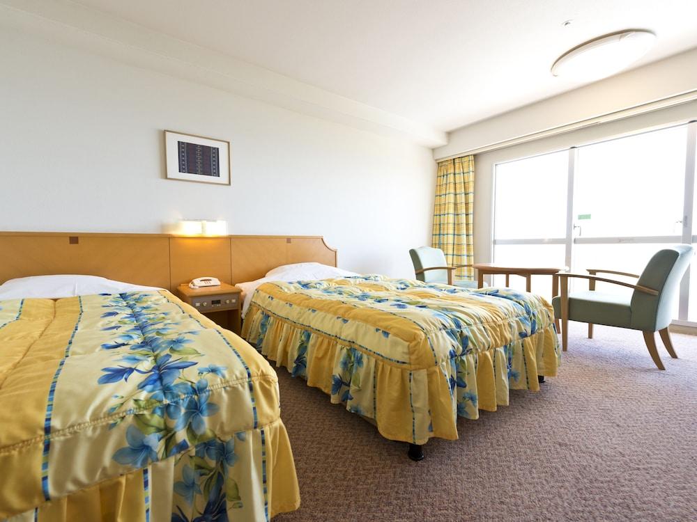 Royal Hotel Okinawa Zanpamisaki يوميتان المظهر الخارجي الصورة