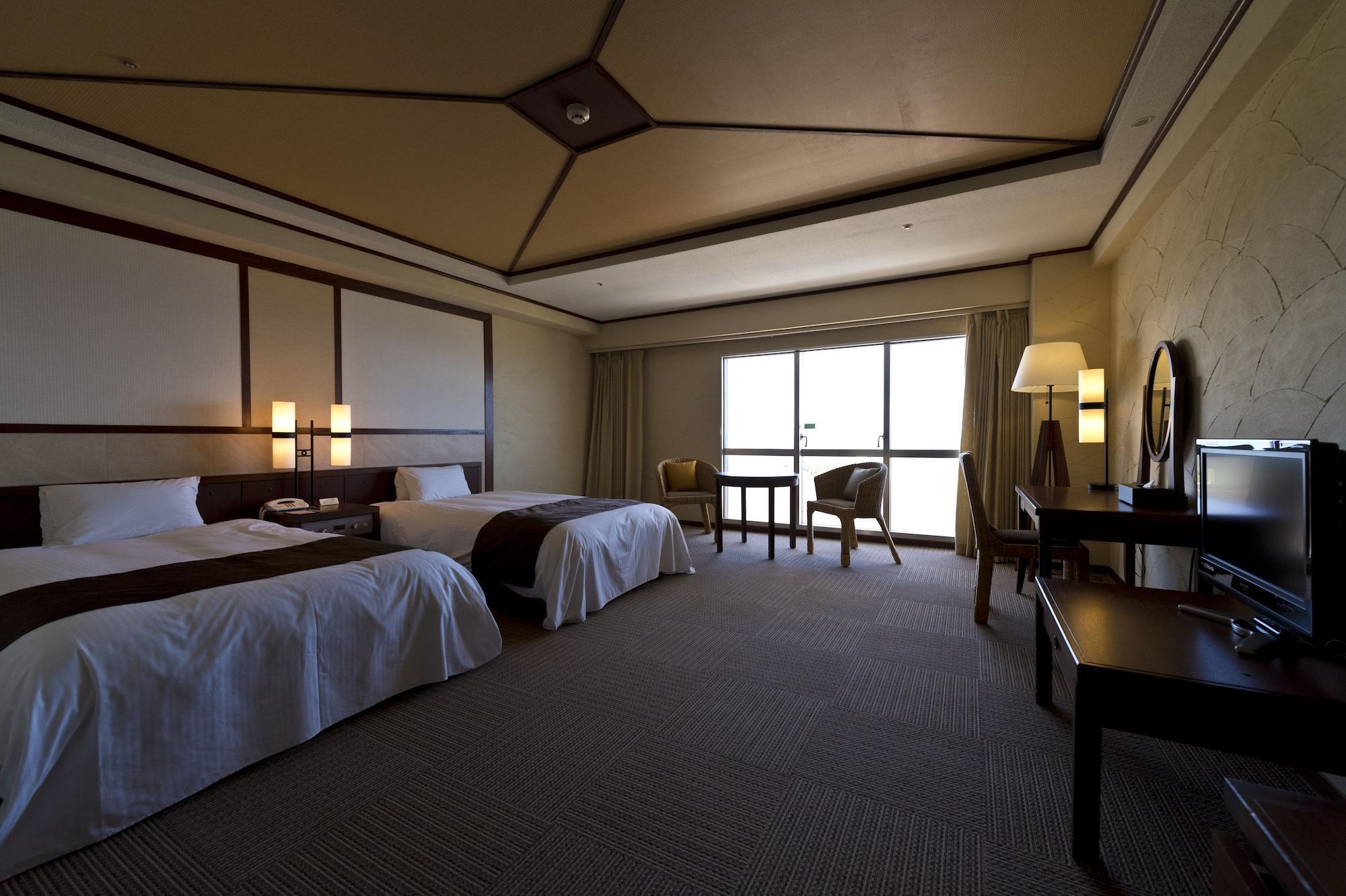 Royal Hotel Okinawa Zanpamisaki يوميتان المظهر الخارجي الصورة