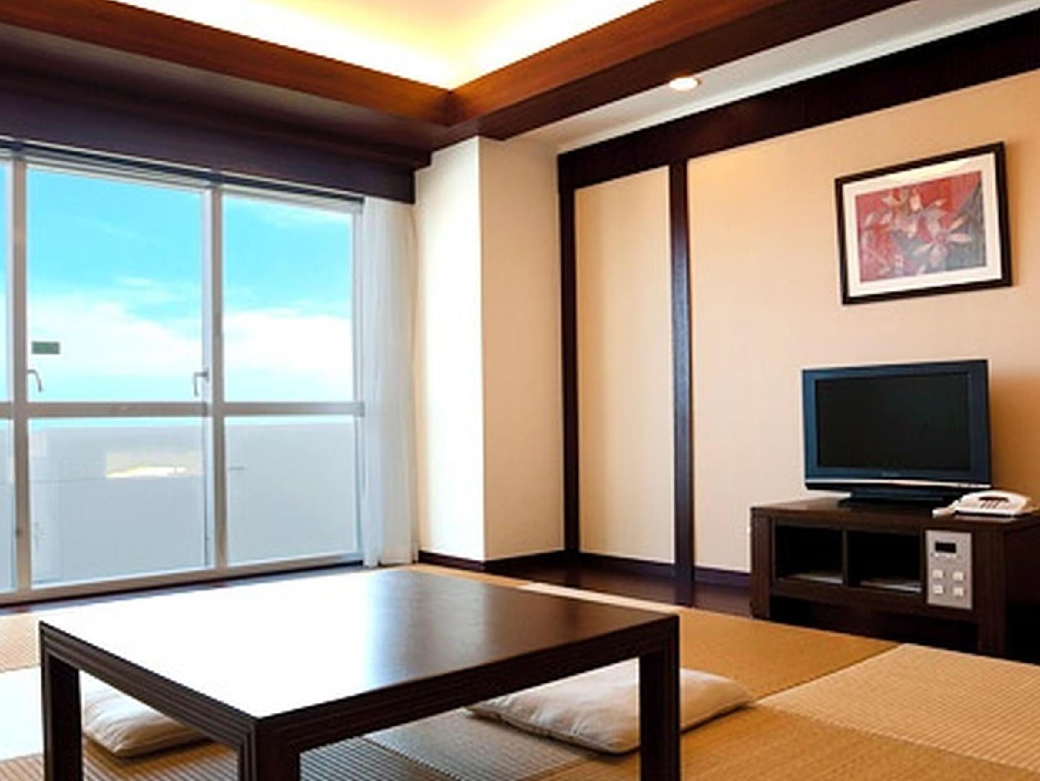 Royal Hotel Okinawa Zanpamisaki يوميتان المظهر الخارجي الصورة