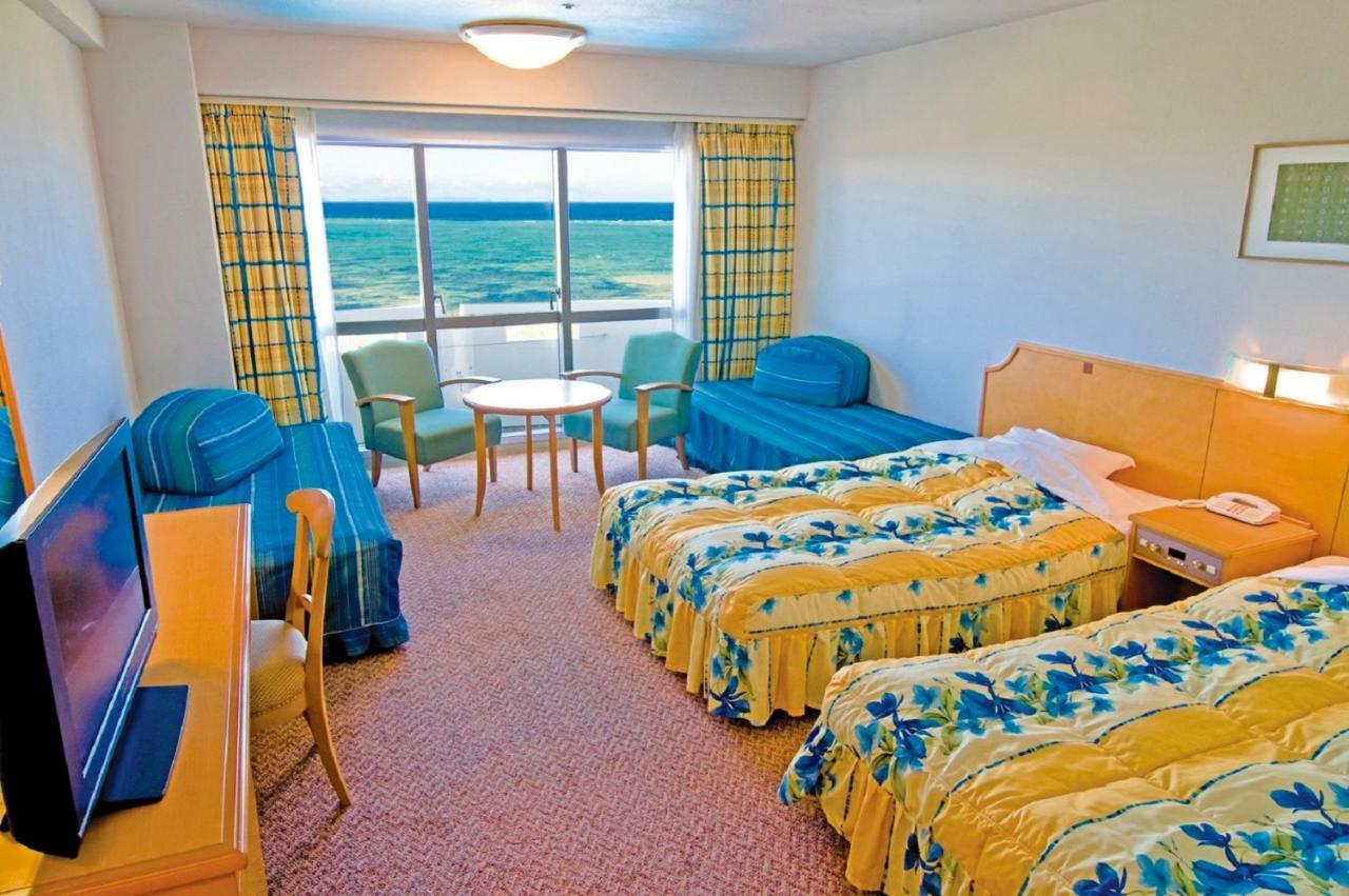 Royal Hotel Okinawa Zanpamisaki يوميتان المظهر الخارجي الصورة